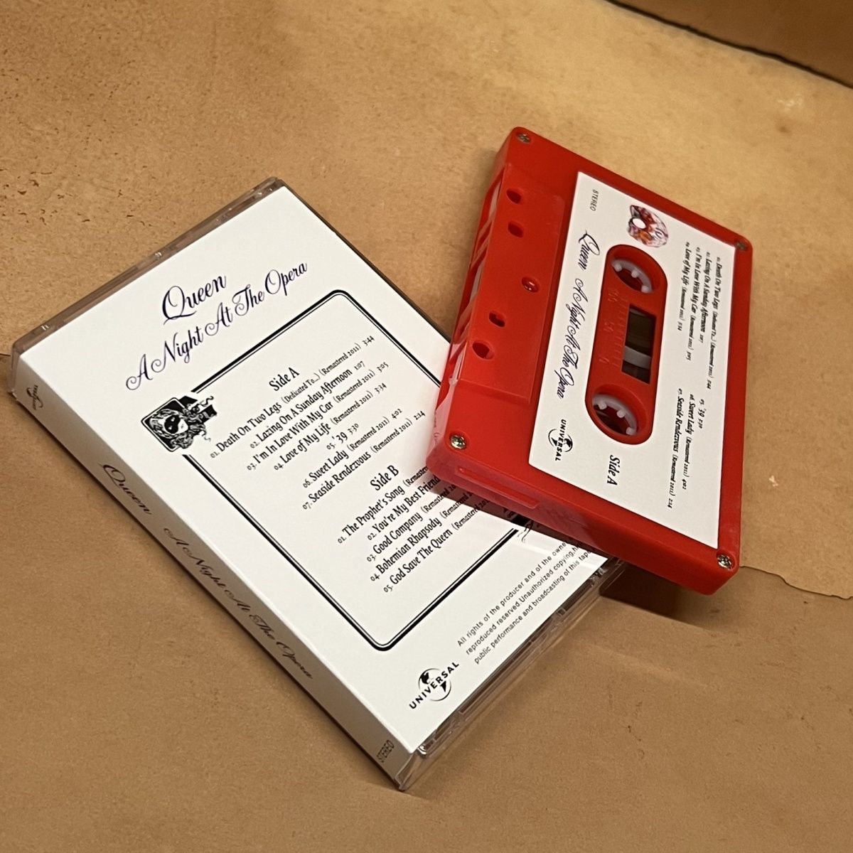 Red Cassette Tape Classic Rock - Vintage Collectible & Vintage Dolls recension och pris
