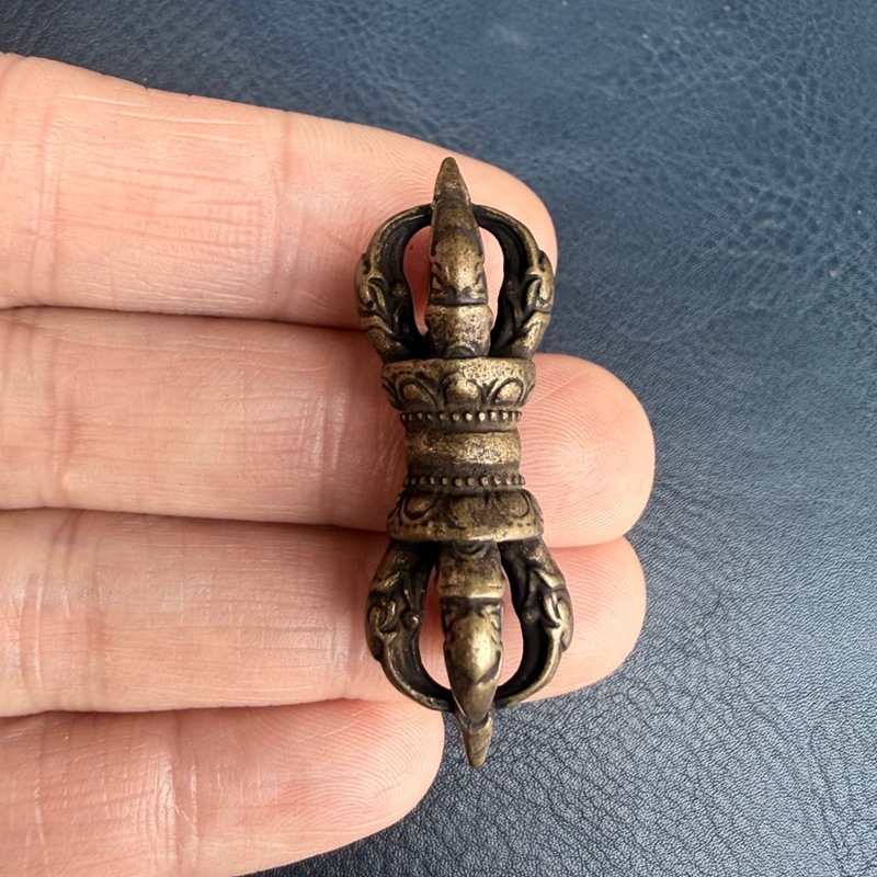 Tibetan-style brass small pend - Small Vintage Collectible Items recension och pris